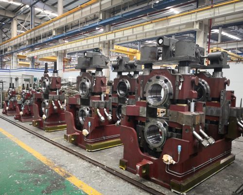 housingless rolling mill